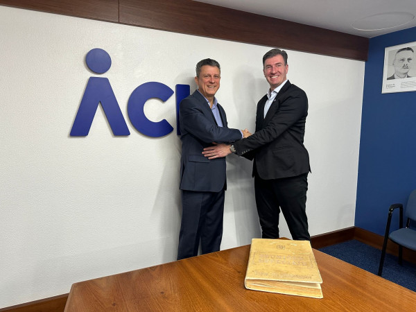 Robinson Oscar Klein é eleito presidente da ACI para biênio 2024-2025