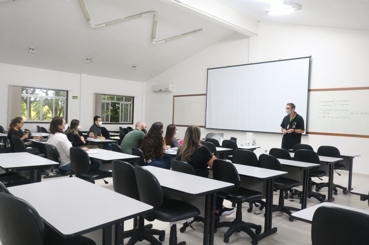 Colaboradores do IBTeC participam de treinamento técnico para capacitação profissional