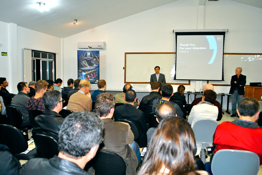 Especialista internacional divulga benefícios e desafios dos adesivos aquosos em calçados