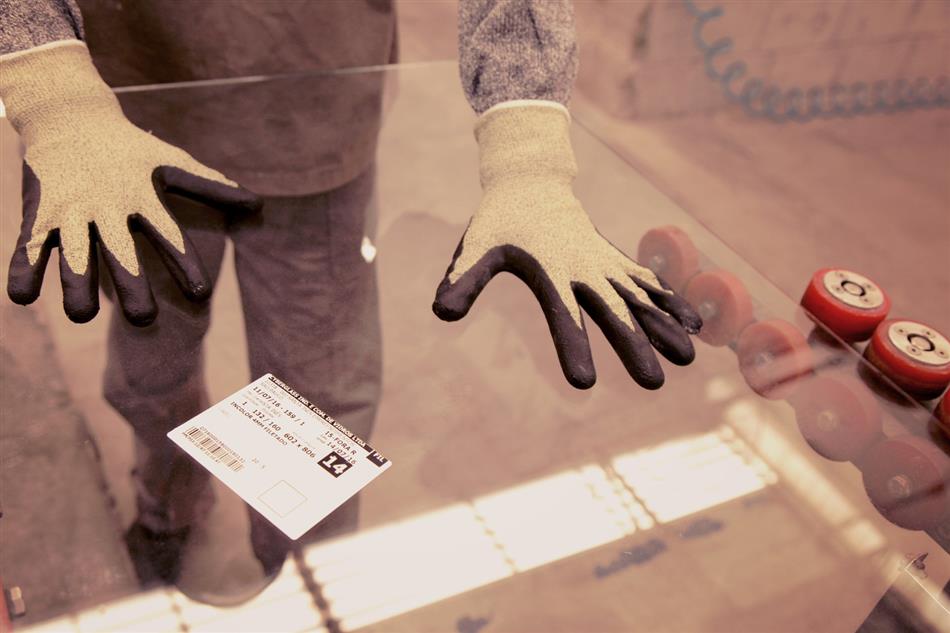 DuPont usa aramida para produzir luvas 100% seguras para uso em altas temperaturas