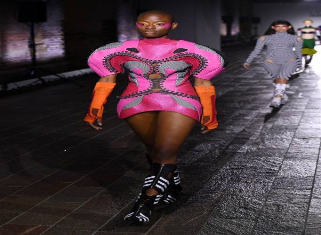 Sapatos do show foram feitos a partir do modelo Superstar, da Adidas