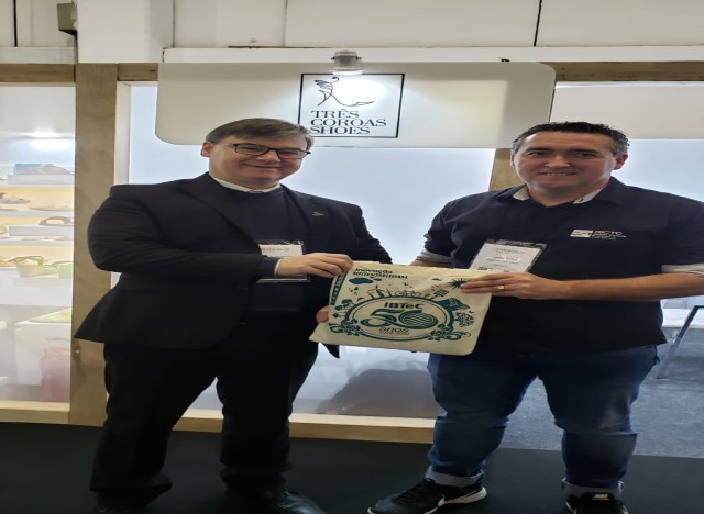 Na Francal: Paulo Griebeler (IBTeC) e Juliano Mapelli (Sindicato de Três Coroas)