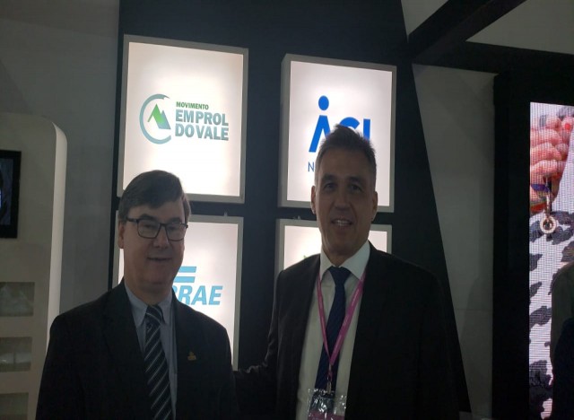 Paulo Griebeler (Presidente Executivo IBTeC) e o Diretor de Administração e Finanças do Sebrae/São Paulo