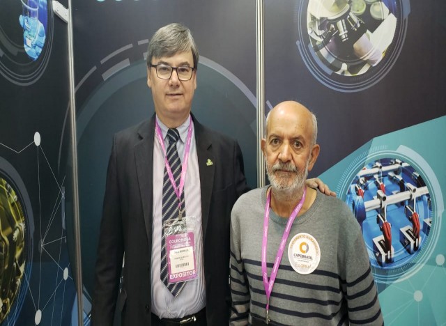 Presidente Executivo do IBTeC, Paulo Griebeler e o Diretor Voluntário do Centro de Apoio ao Paciente com Câncer, João Batista Gomes Simão