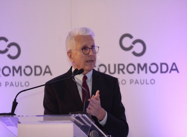 Francisco Santos - Fundador do Grupo Couromoda durante a abertura da feira