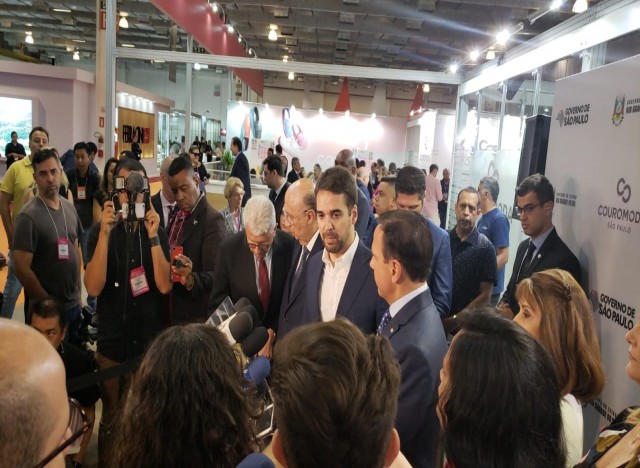 Coletiva de Imprensa