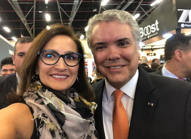 Karin Becker, Gerente Comercial do IBTeC e o Exmo. Presidente da Colômbia, Sr. Ivan Duque Márquez 