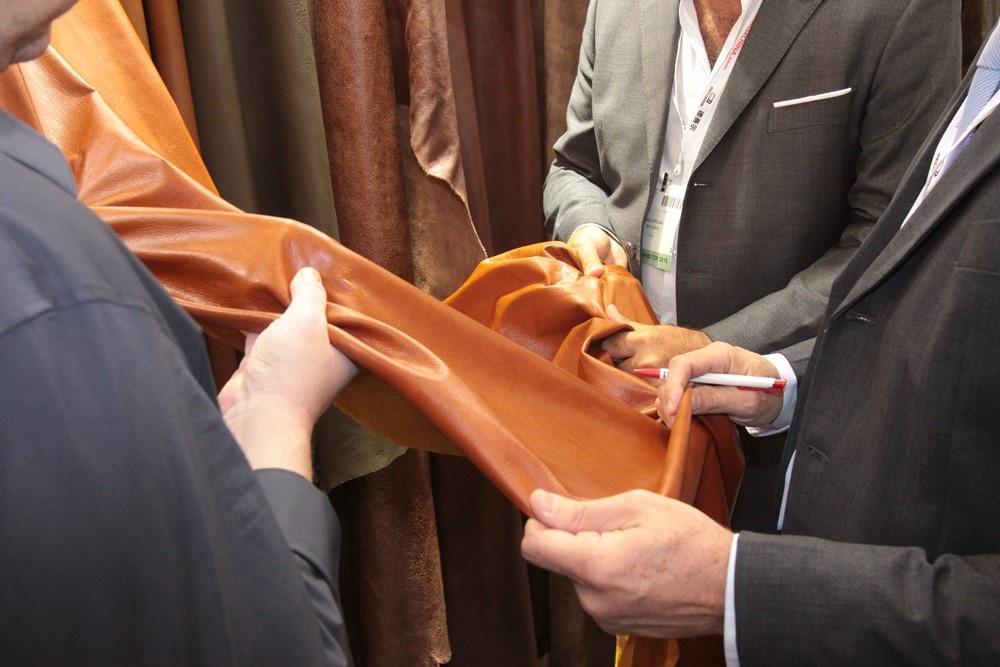 Nesta sexta-feira tem LIVE do CICB: Varejo, moda e couro - um olhar sobre as transformações do consumo e da atividade na indústria