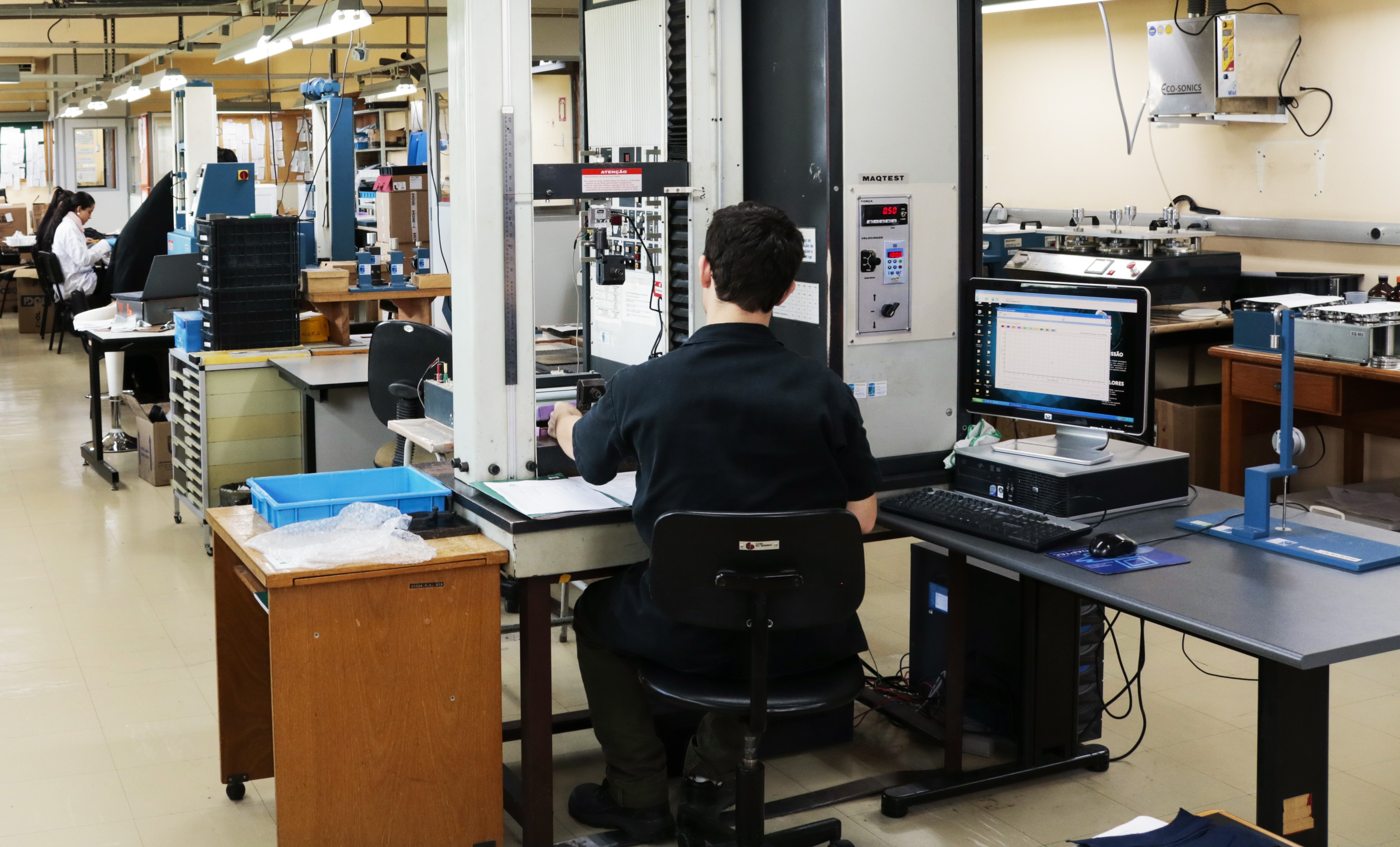 ​​​​​​​IBTeC apoia pesquisa de alunos da Fundação Liberato que querem transformar  resíduos de poliuretano em palmilhas para calçados infantis