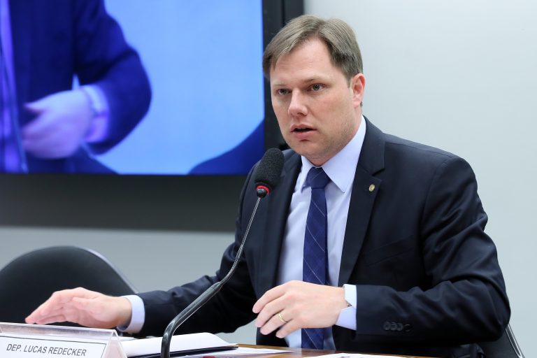 Projeto estabelece desoneração da folha para setor coureiro-calçadista