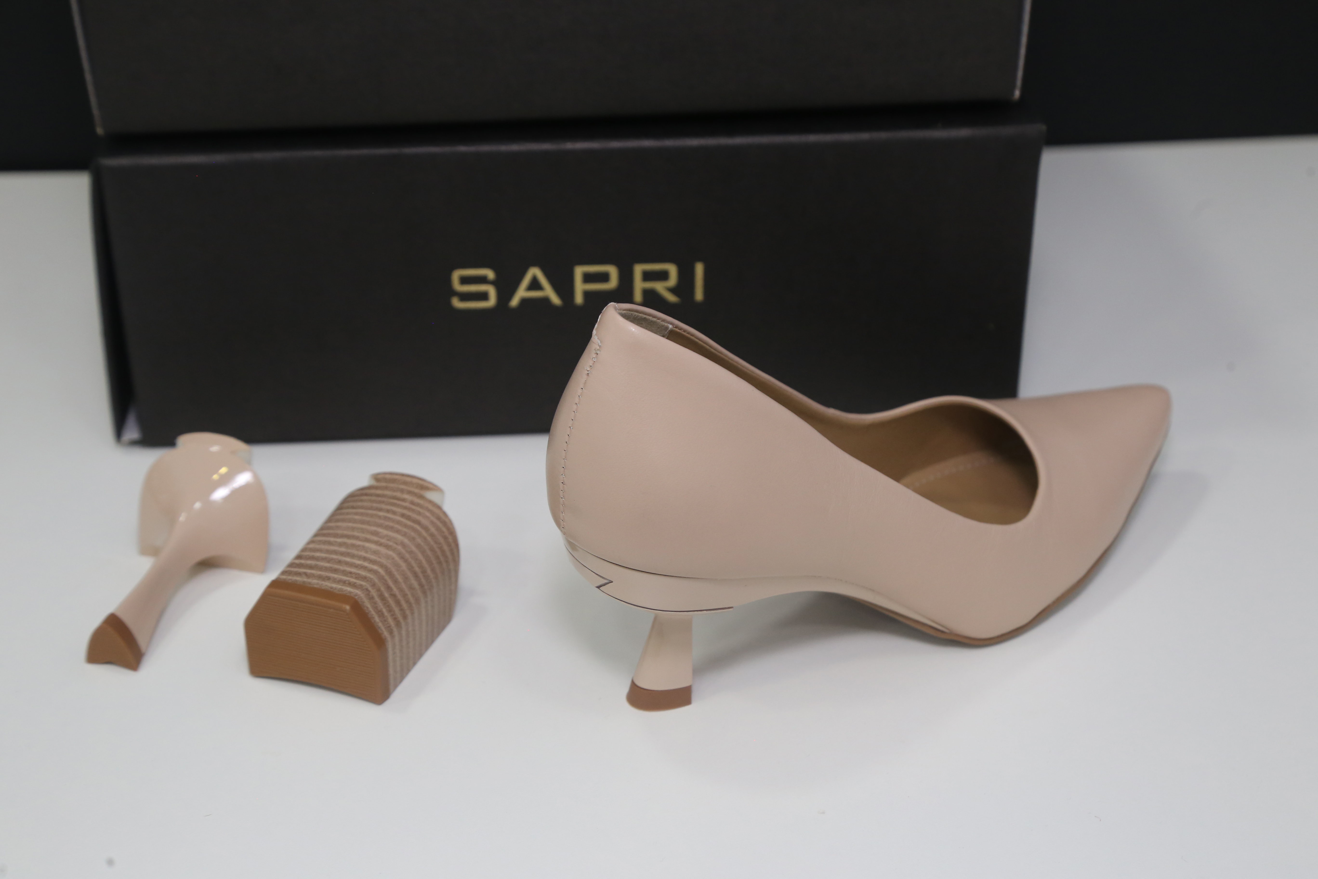 Sapri lança scarpin com três opções de altura de salto no mesmo modelo