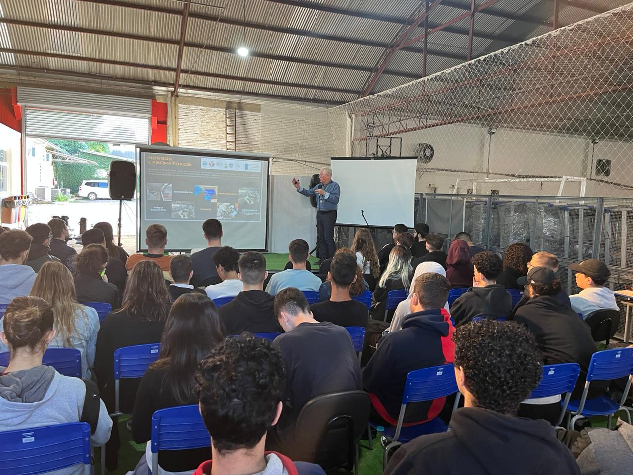 Vice-Presidente do IBTeC ministra palestra na 1ª Mostra de projetos do IFSUL